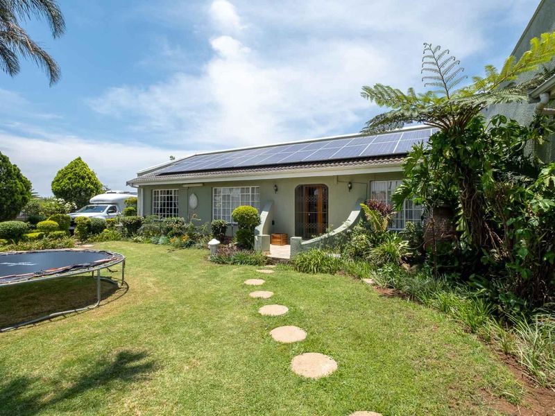 Neat and spacious family home in Howick West - Photo 7