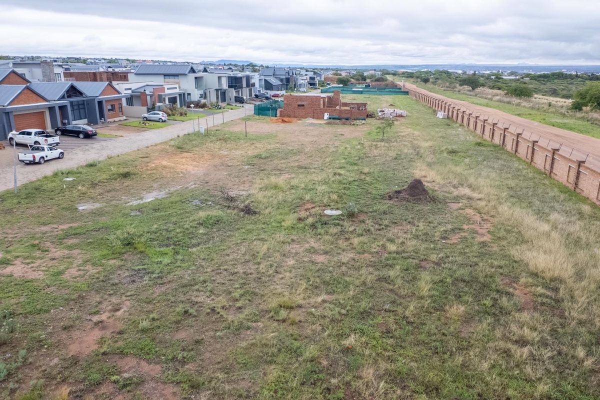 Vacant stand plus building package available! - Photo 3