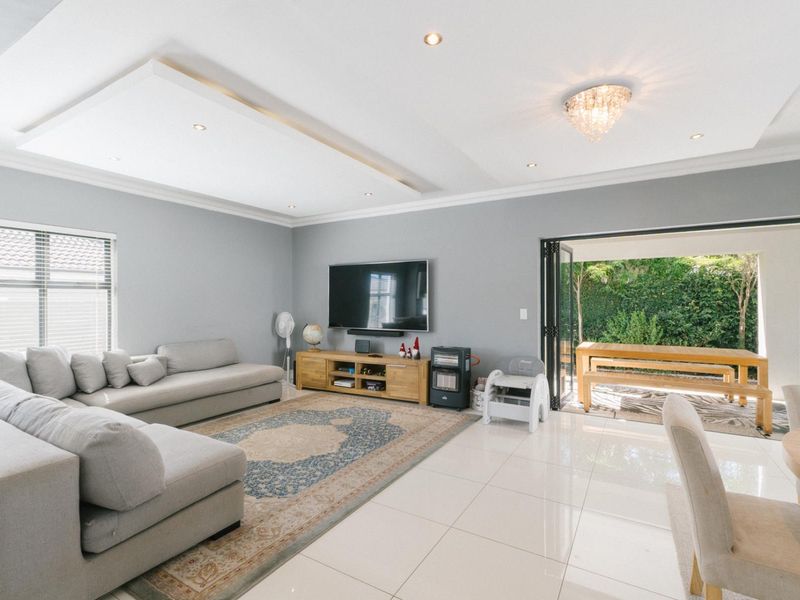 Modern Luxury in Avalon Estate - Photo 5