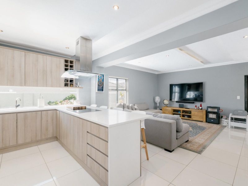 Modern Luxury in Avalon Estate - Photo 8