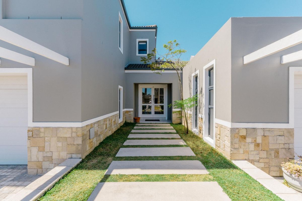 Modern Luxury in Avalon Estate - Photo 4