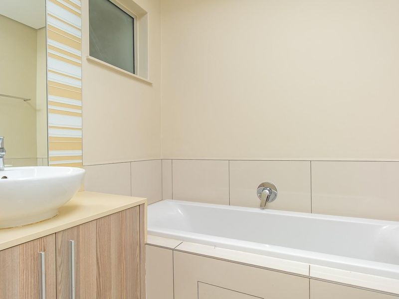 2-Bedrooms apartment in Rosebank CBD with amazing views! - Photo 10