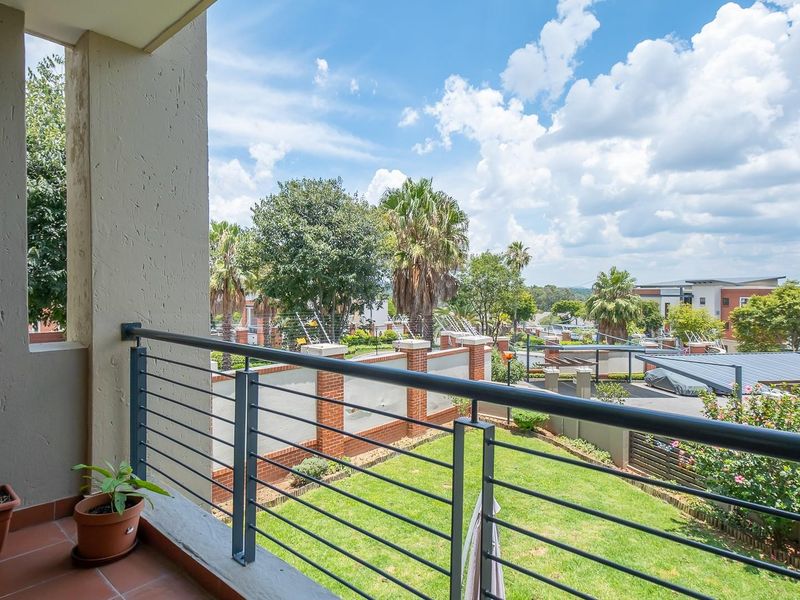 Excellent Value 2-Bedroom Apartment in Secure Douglasdale Complex - Photo 8