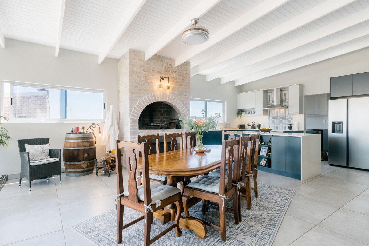 Contemporary Luxury | 480sqm of Private Modern Living - Photo 3