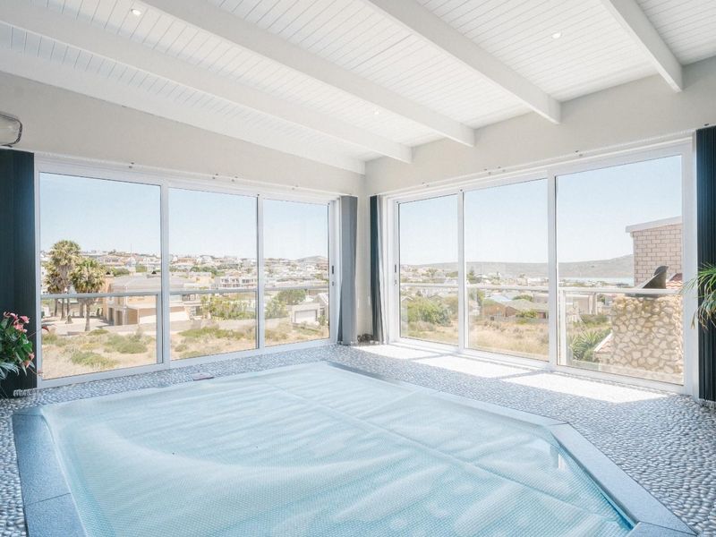 Contemporary Luxury | 480sqm of Private Modern Living - Photo 2