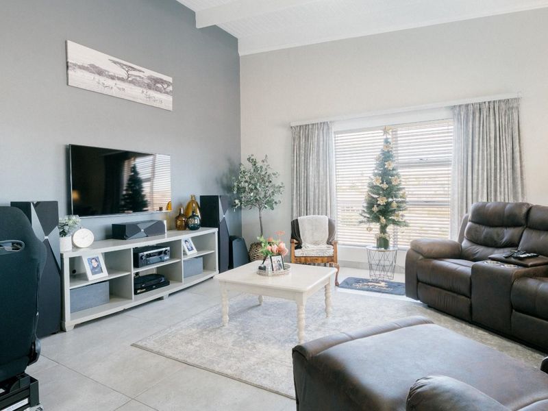 Contemporary Luxury | 480sqm of Private Modern Living - Photo 8