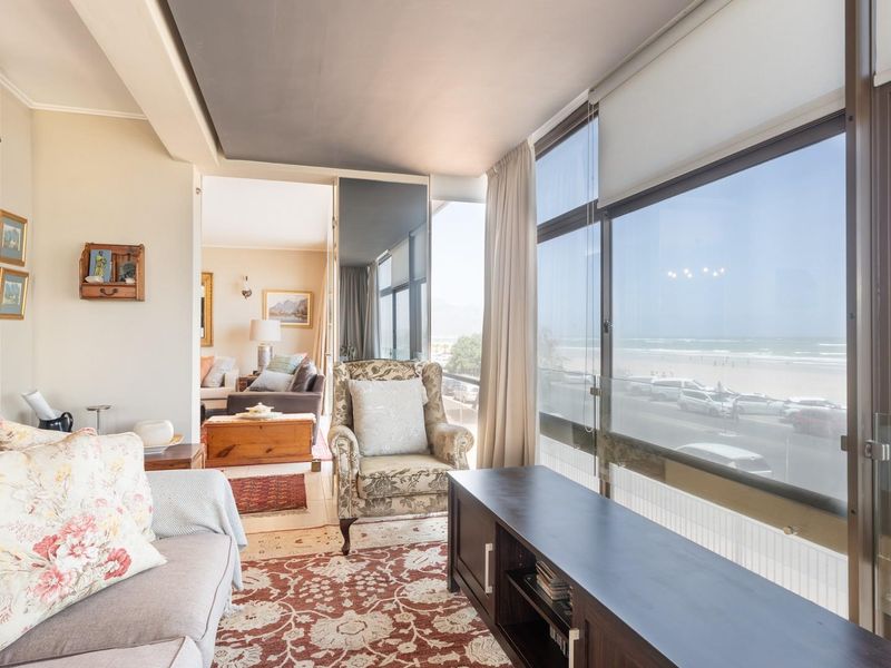 Fully Furnished Two Bedroom Beachfront Apartment - Strand - Photo 10