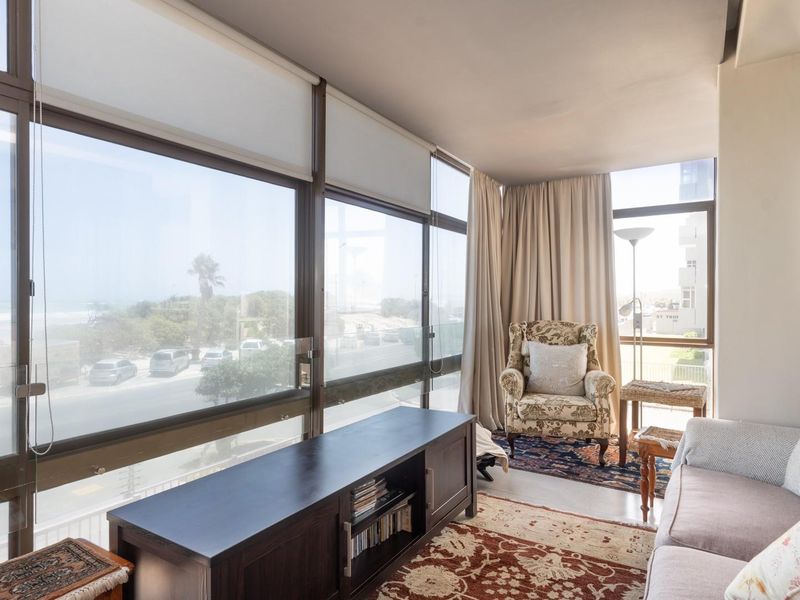 Fully Furnished Two Bedroom Beachfront Apartment - Strand - Photo 8