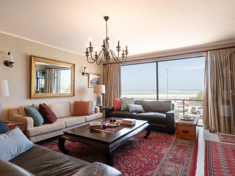 Fully Furnished Two Bedroom Beachfront Apartment - Strand - Photo 1