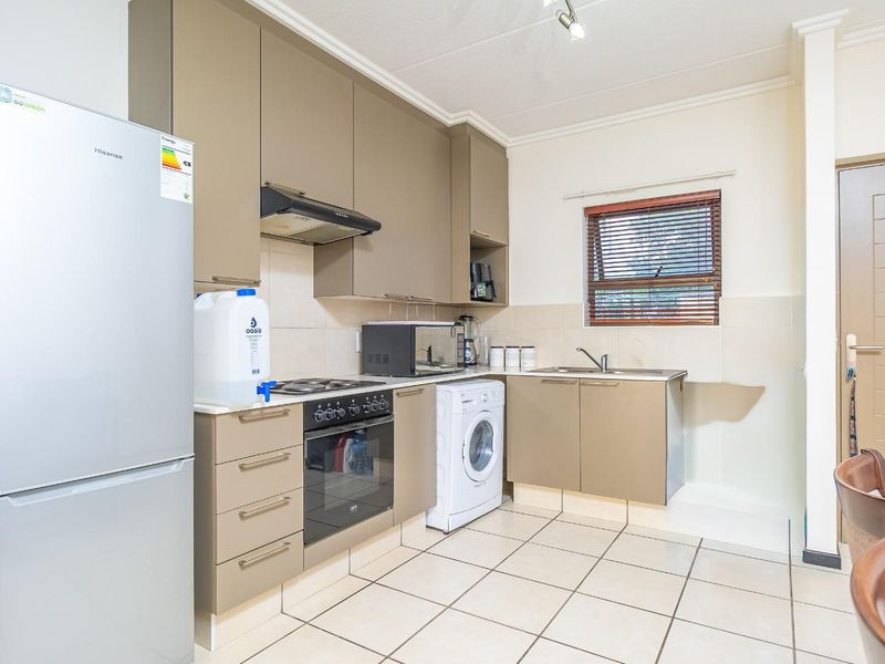 Modern 2-Bedroom Apartment in Antigua - Ideal Lock-Up-and-Go Living - Photo 4