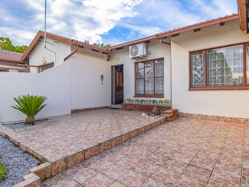 Stunning Family Home for Sale in Fleurhof - Photo 9