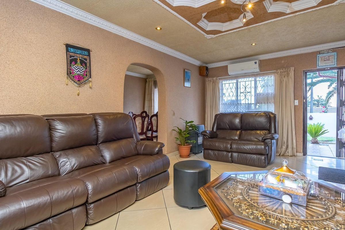 Stunning Family Home for Sale in Fleurhof - Photo 5