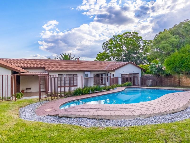 Stunning Family Home for Sale in Fleurhof - Photo 1