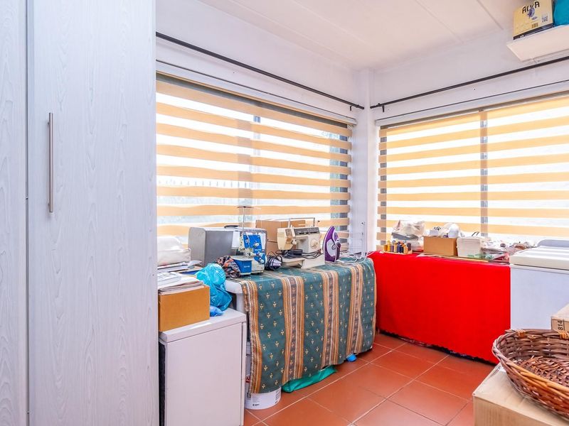 Neat and Spacious Ground-Floor 2-Bedroom Unit | Winchester Hills - Photo 9