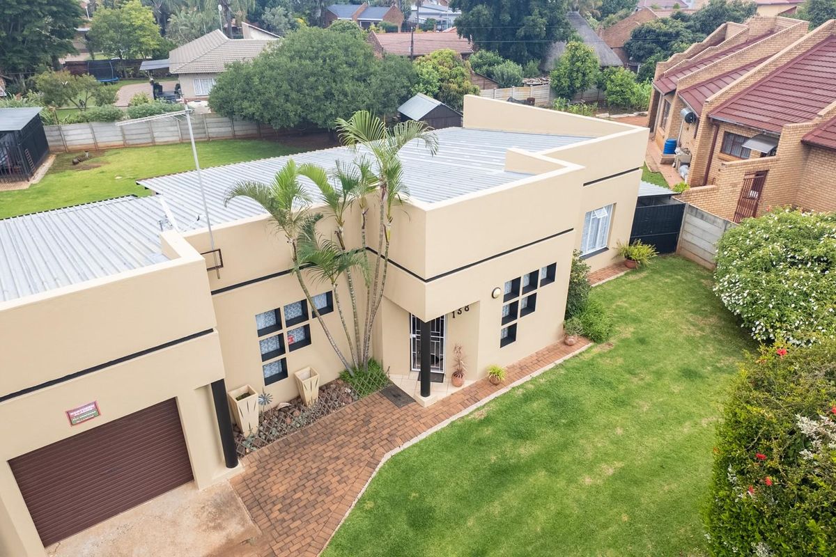 A Home Designed for Relaxed Living and Entertaining - Photo 2