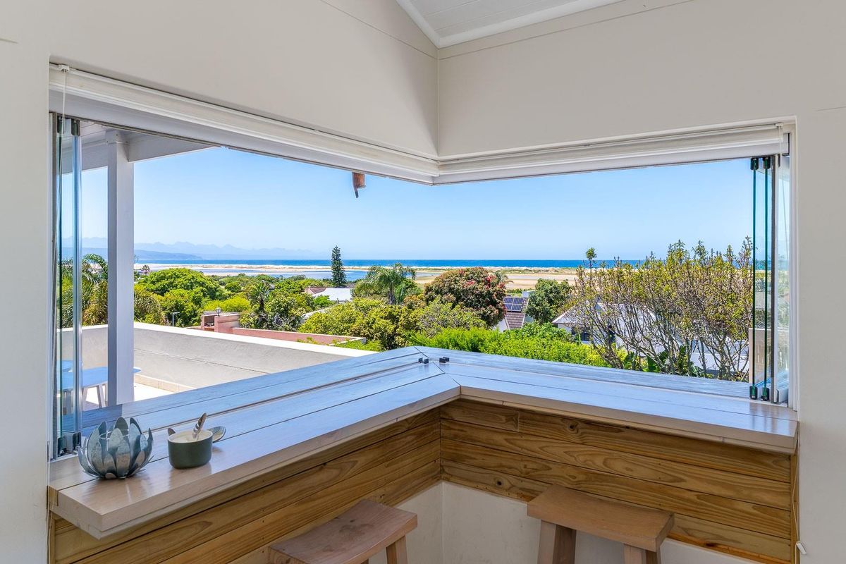 Picture Postcard Views of Plett - The Epitome of Coastal Living - Photo 2