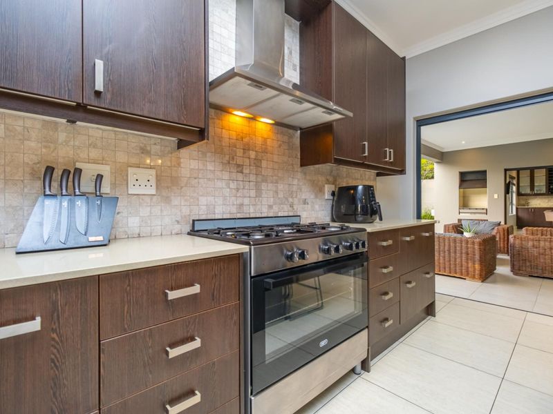 We are proud to present this home on a Sole and Exclusive Mandate - Photo 9