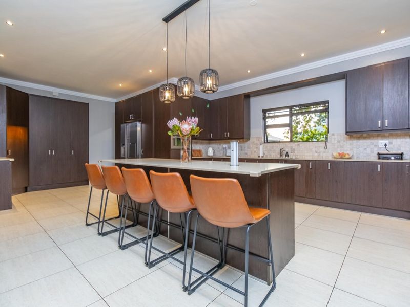 We are proud to present this home on a Sole and Exclusive Mandate - Photo 4