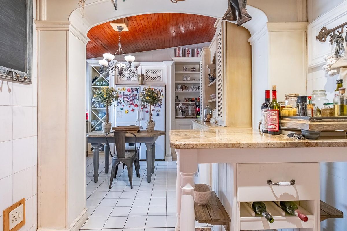 Prime Position - Ideal Home, Investment or Business Opportunity - Photo 5