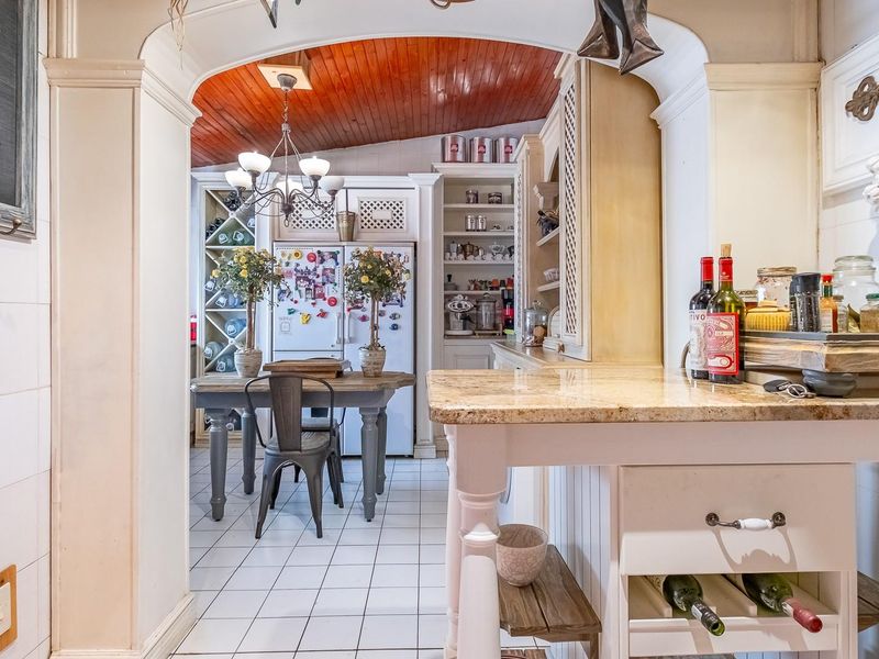 Prime Position - Ideal Home, Investment or Business Opportunity - Photo 5