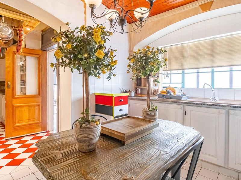 Prime Position - Ideal Home, Investment or Business Opportunity - Photo 2