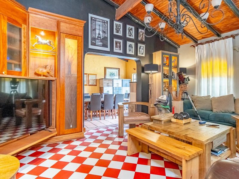 Prime Position - Ideal Home, Investment or Business Opportunity - Photo 8