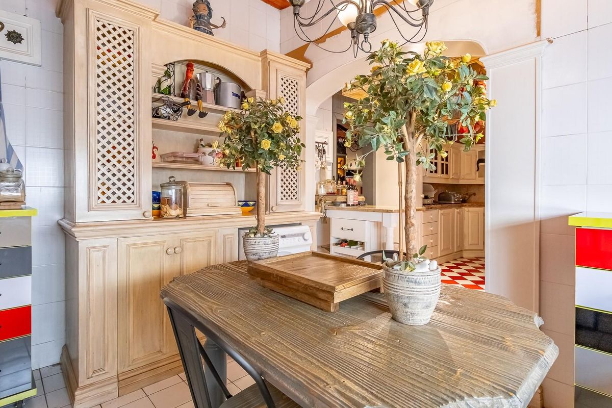 Prime Position - Ideal Home, Investment or Business Opportunity - Photo 3