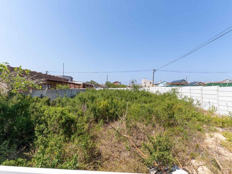 Ideal for investment or holiday home walking distance to the beach - Photo 8