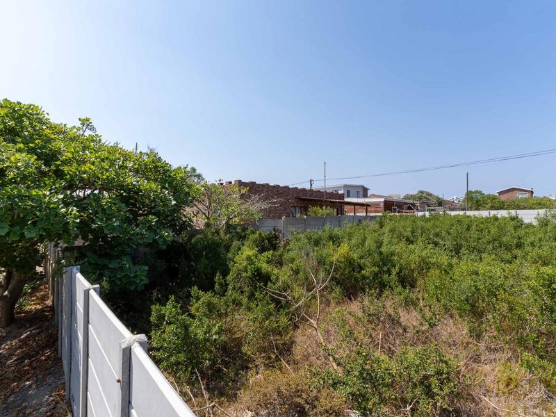 Ideal for investment or holiday home walking distance to the beach - Photo 2