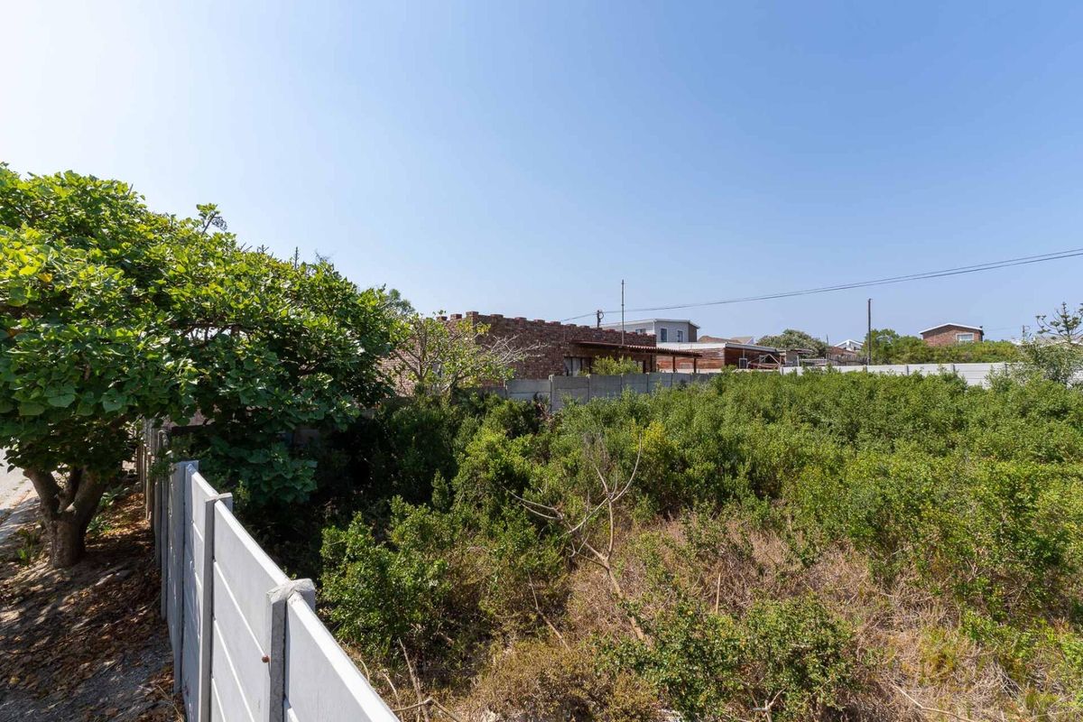 Ideal for investment or holiday home walking distance to the beach - Photo 2