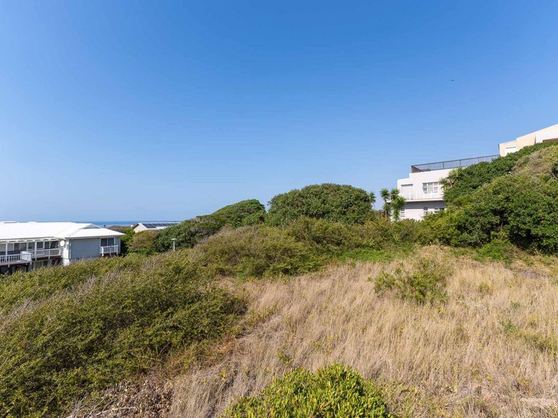 Extra large stand in exclusive suburb with outstanding ocean views 200 m from the beach - Photo 1