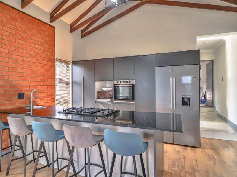 Waking to Breathtaking Water and Tranquil Views - Photo 3