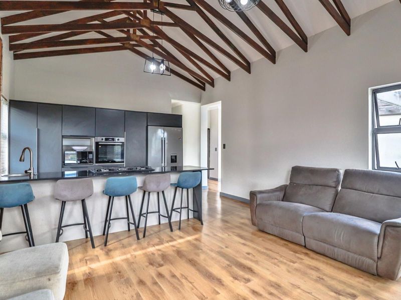 Waking to Breathtaking Water and Tranquil Views - Photo 6