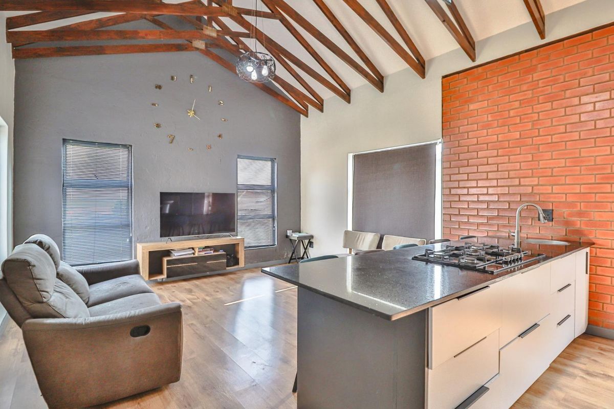 Waking to Breathtaking Water and Tranquil Views - Photo 2