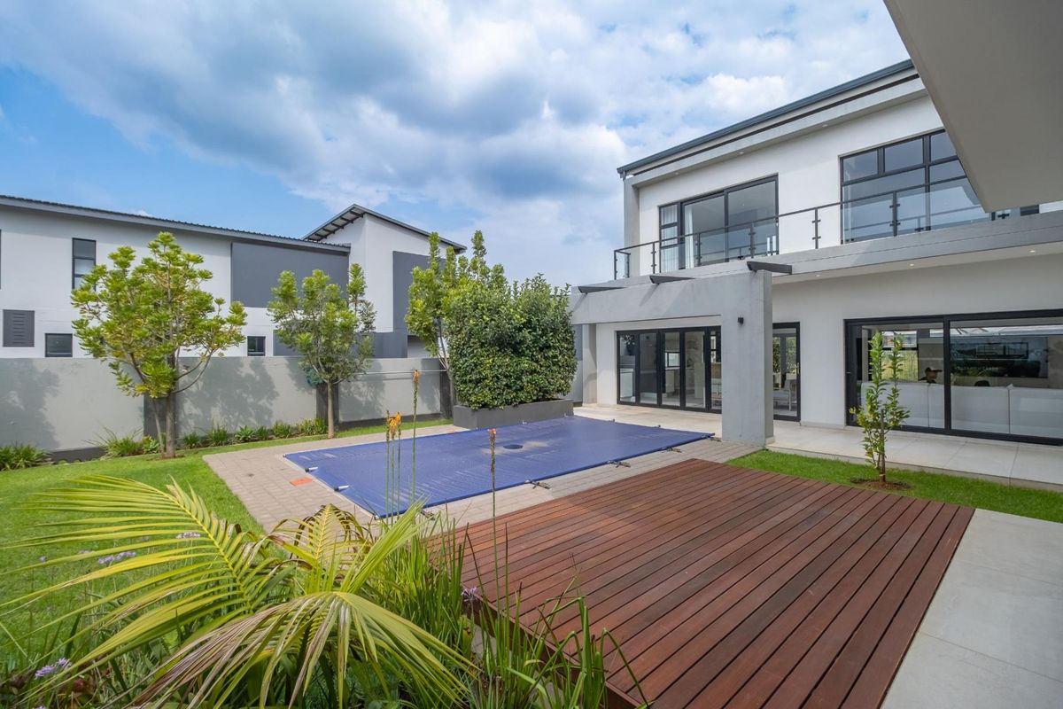 Modern 5 Bedroom house in Midstream Ridge - Photo 5