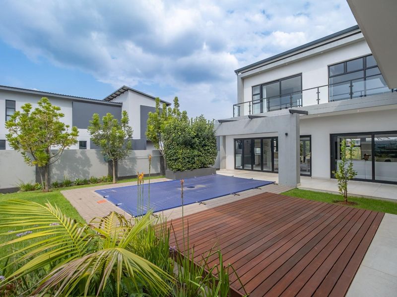 Modern 5 Bedroom house in Midstream Ridge - Photo 5