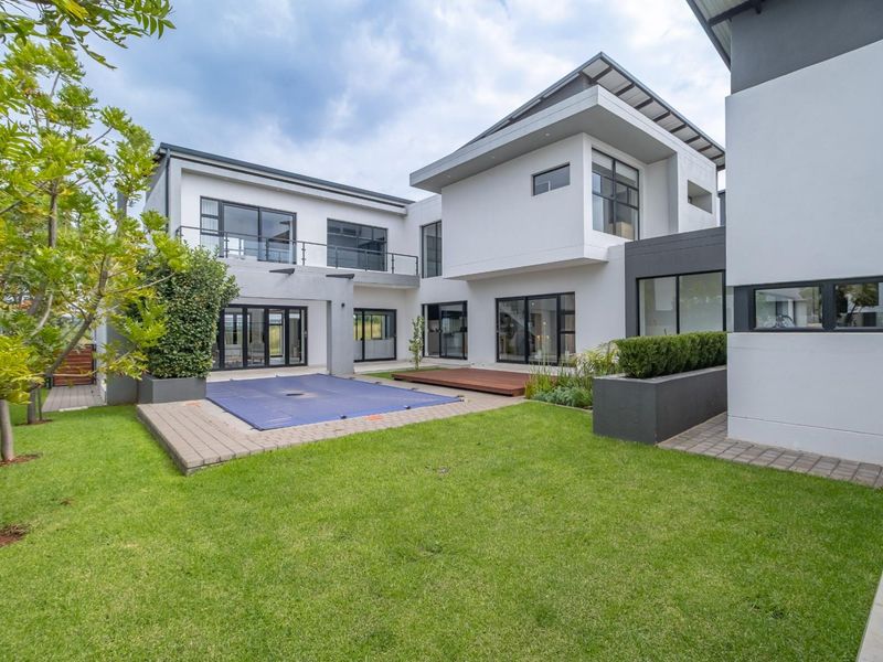 Modern 5 Bedroom house in Midstream Ridge - Photo 4