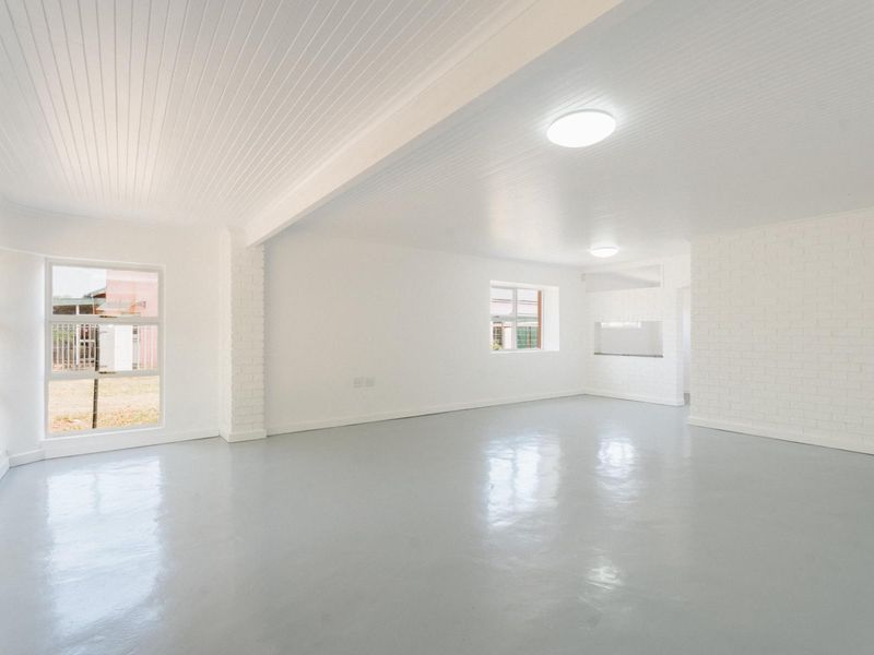 Newly Renovated 4 bedroomed Country Home with River Frontage | Napier, Overberg - Photo 7