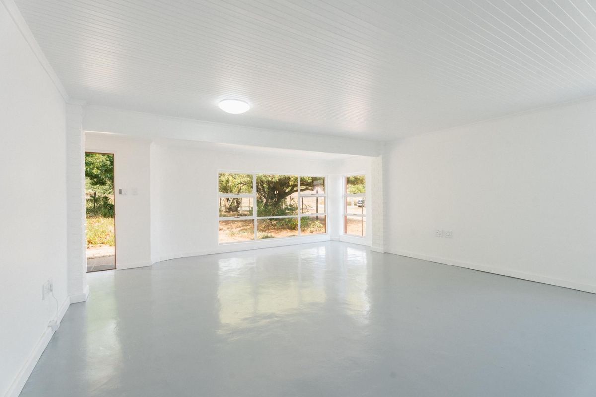 Newly Renovated 4 bedroomed Country Home with River Frontage | Napier, Overberg - Photo 4