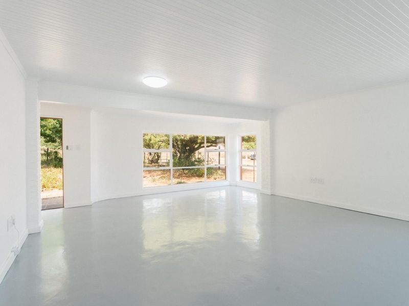 Newly Renovated 4 bedroomed Country Home with River Frontage | Napier, Overberg - Photo 3