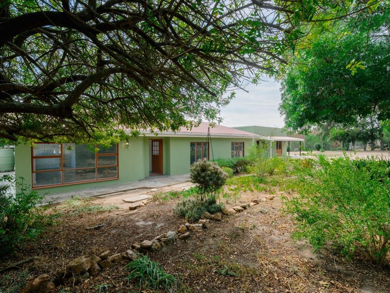 Newly Renovated 4 bedroomed Country Home with River Frontage | Napier, Overberg - Photo 1
