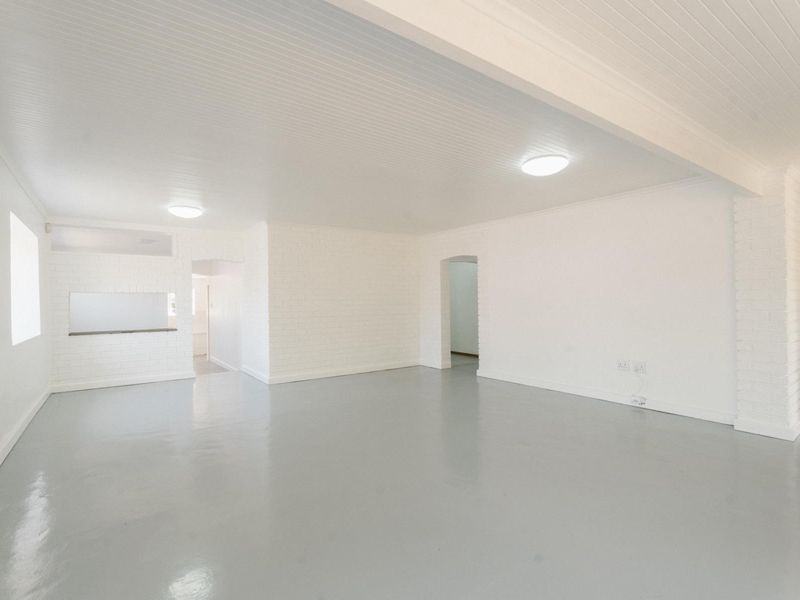 Newly Renovated 4 bedroomed Country Home with River Frontage | Napier, Overberg - Photo 7