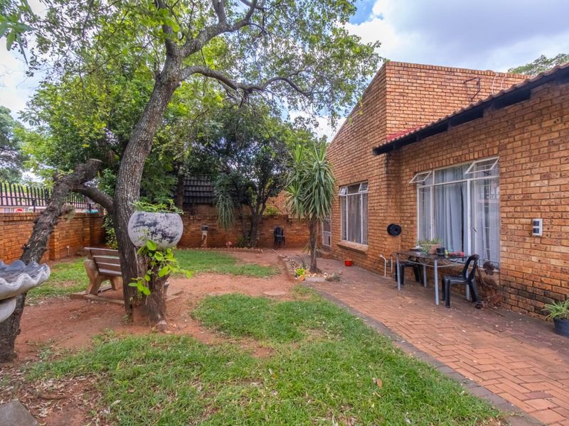 Secure and Practical 3 bedroom Home - Photo 3