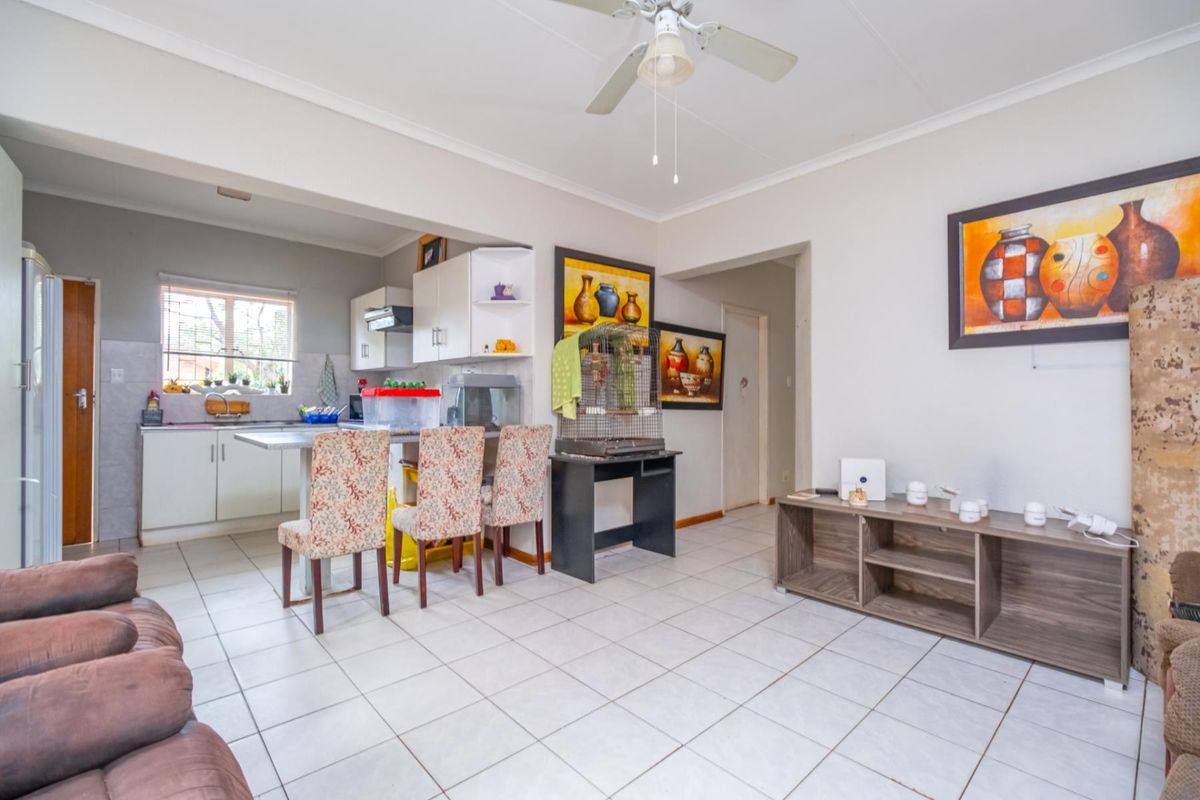 Secure and Practical 3 bedroom Home - Photo 4