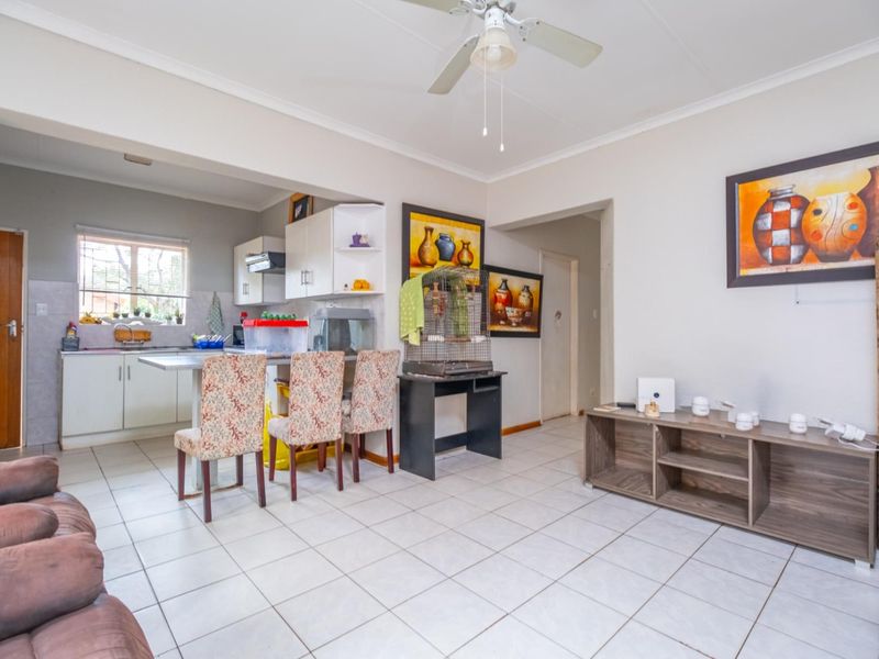 Secure and Practical 3 bedroom Home - Photo 4