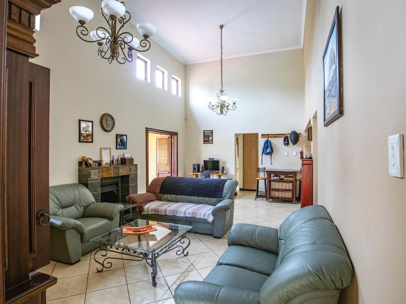 A Taste of Tuscany: Timeless Elegance in the Heart of Montana Park - Photo 2