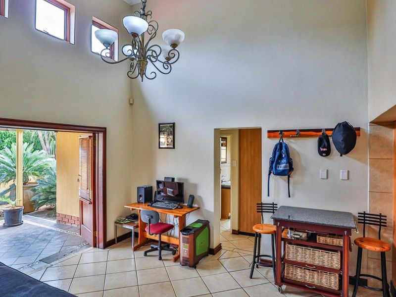 A Taste of Tuscany: Timeless Elegance in the Heart of Montana Park - Photo 6