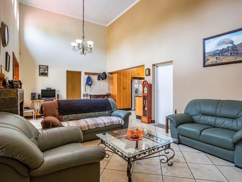 A Taste of Tuscany: Timeless Elegance in the Heart of Montana Park - Photo 3