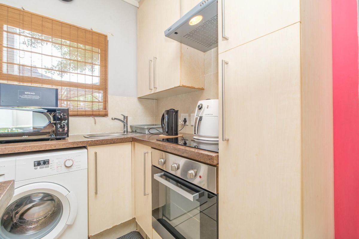 1 Bedroom Pet-friendly Garden Apartment! - Photo 5