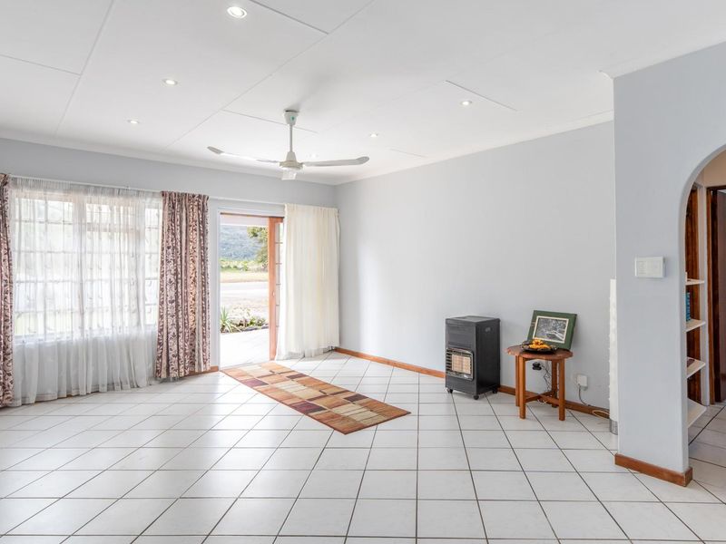 House For Sale in Heather Park George - Photo 6